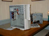 Antec-SX1030-InWin-FlexATX-cases-2.jpg (44524 bytes)